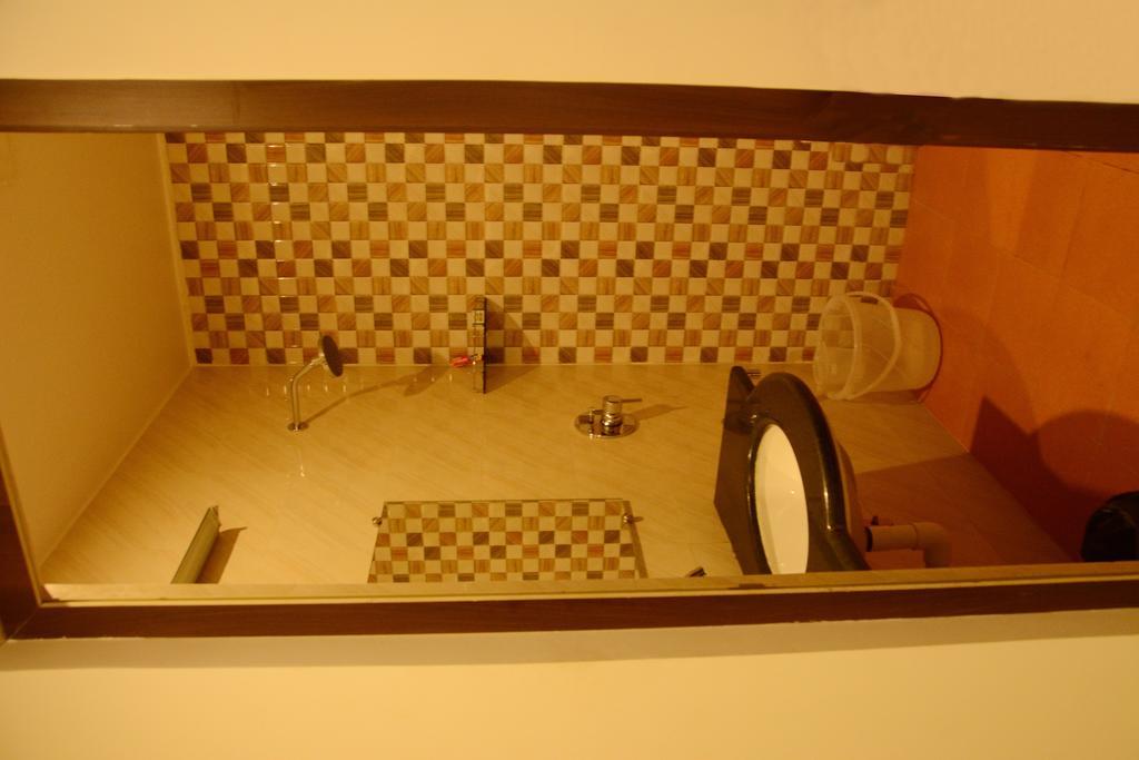 King Paradise Hotel Tiruchirappalli Bagian luar foto