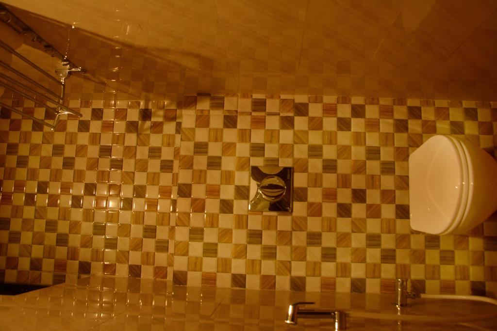 King Paradise Hotel Tiruchirappalli Bagian luar foto