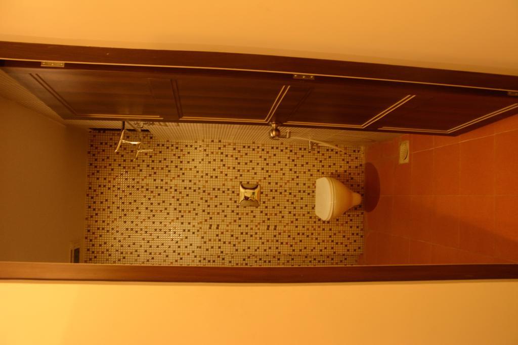 King Paradise Hotel Tiruchirappalli Bagian luar foto