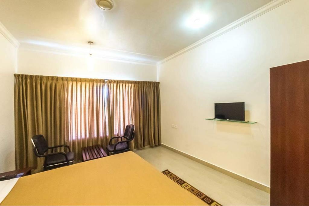 King Paradise Hotel Tiruchirappalli Bagian luar foto