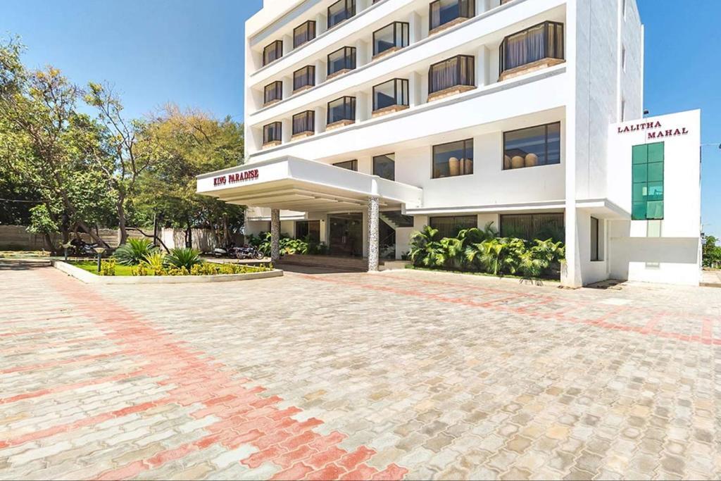King Paradise Hotel Tiruchirappalli Bagian luar foto