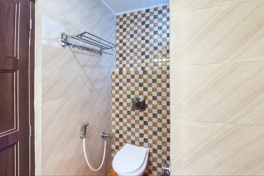 King Paradise Hotel Tiruchirappalli Bagian luar foto